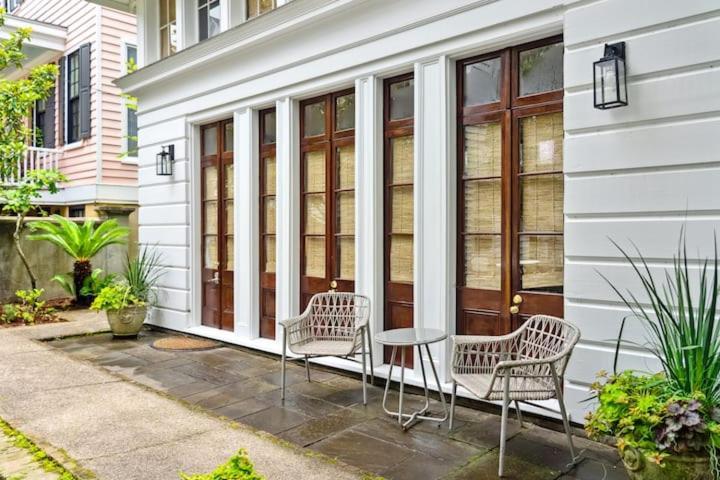 Serene Cottage With Beautiful Garden And Heated Pool 찰스턴 외부 사진