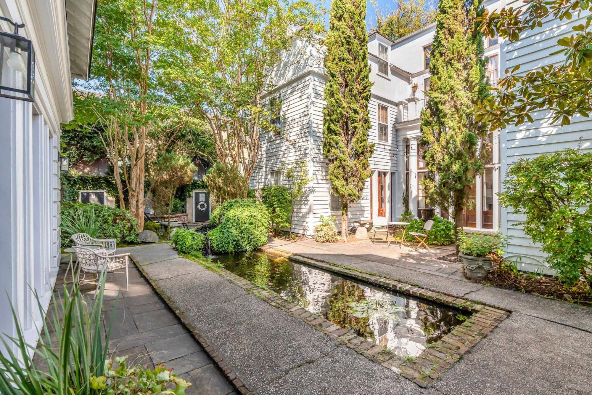 Serene Cottage With Beautiful Garden And Heated Pool 찰스턴 외부 사진