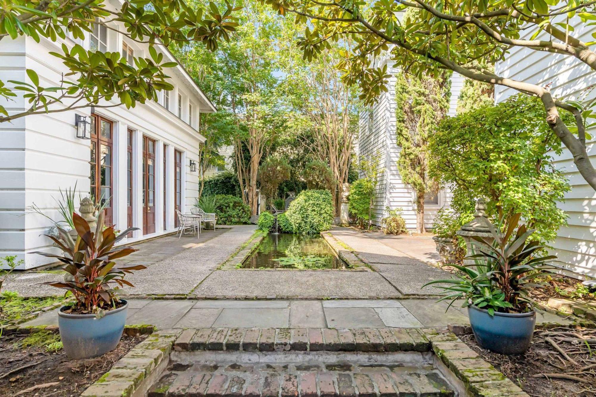 Serene Cottage With Beautiful Garden And Heated Pool 찰스턴 외부 사진